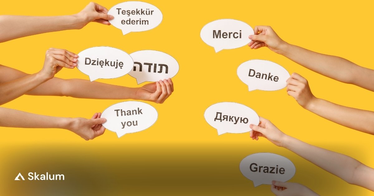 Entwickler bearbeitet Theme-Code für einen mehrsprachigen Shopify-Shop