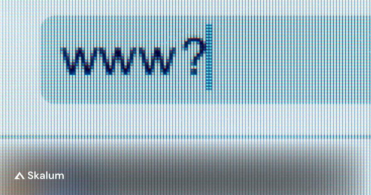 Dunkler Monitor mit Umsatz- und Ladezeitdaten eines Shopify Shops