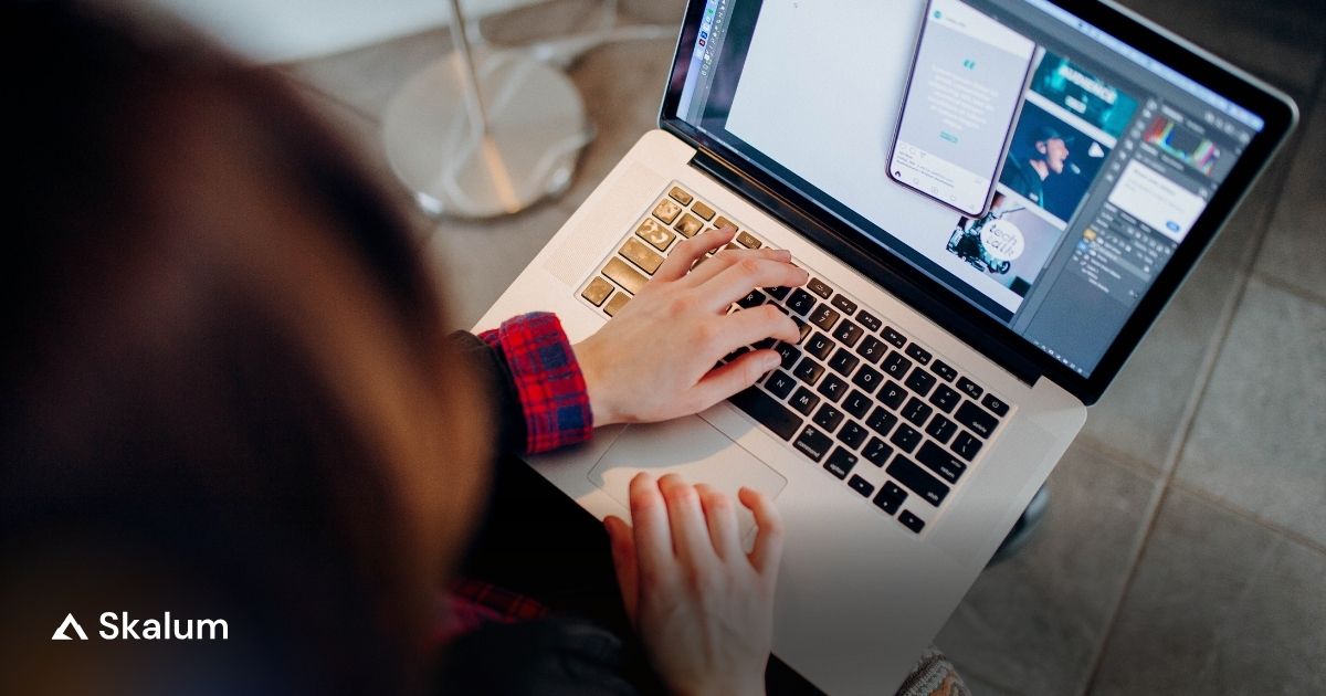 Analytics Dashboard mit Metriken zu Performance und Mobile-First Webdesign