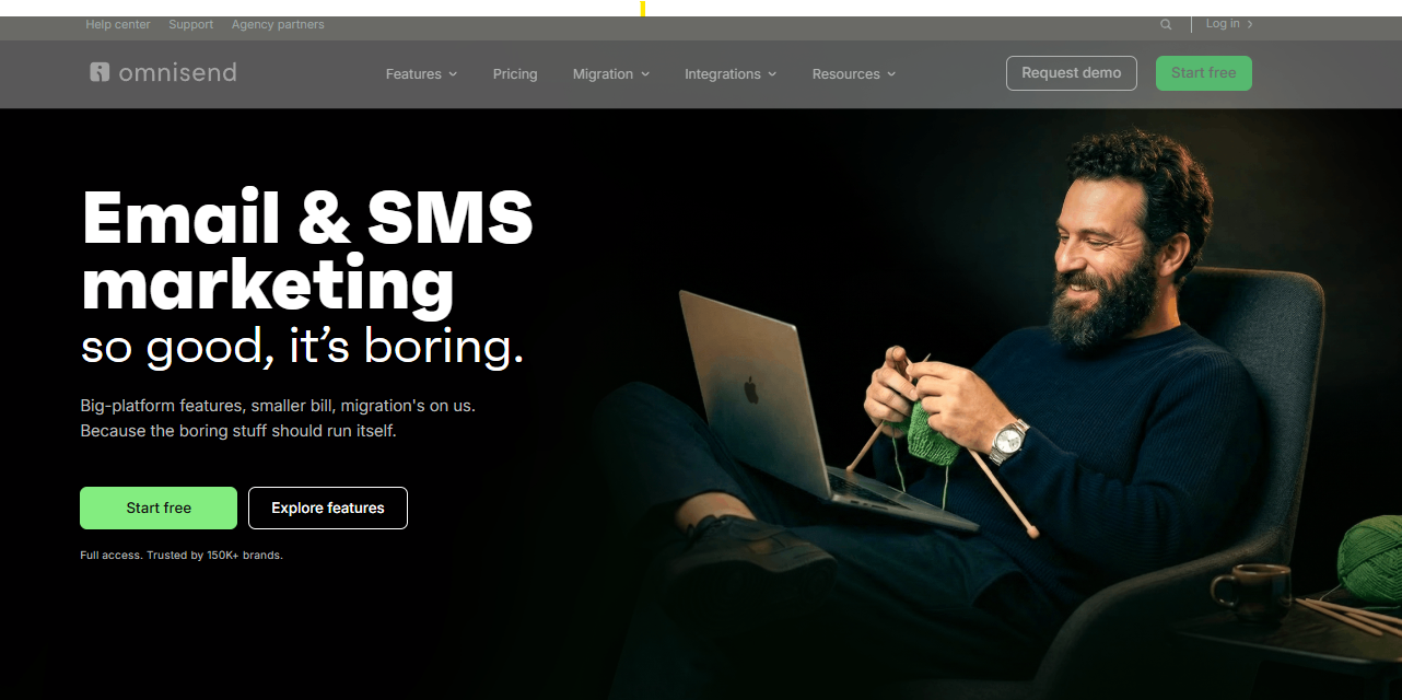 Omnisend Startseite mit Fokus auf E-Mail- und SMS-Marketing für E-Commerce